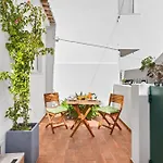 Patio Da 1bdr House By Lovelystay Holiday home *